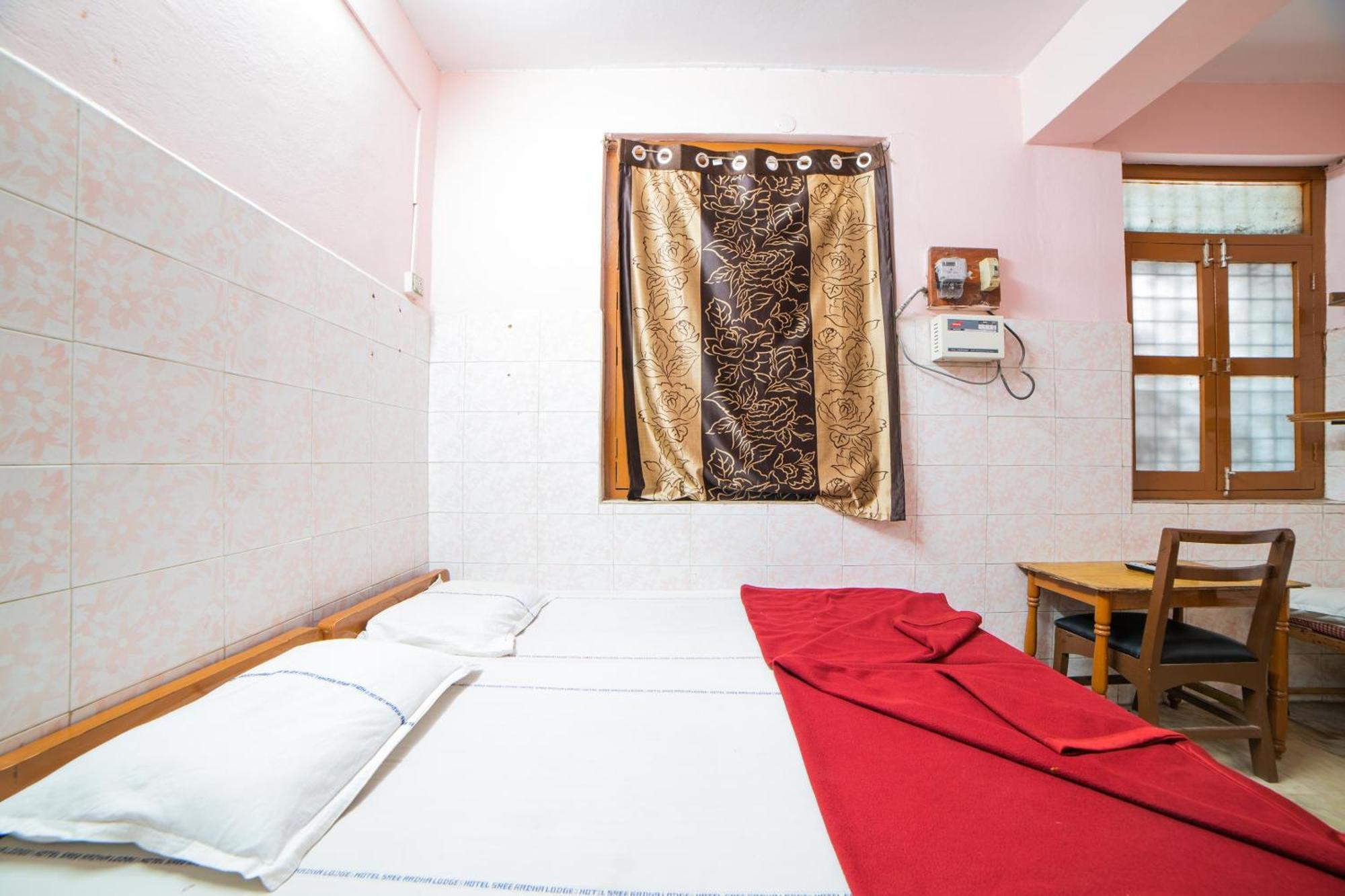 Hotel O Sree Radha Lodge Near Snow World Secundurabad Esterno foto